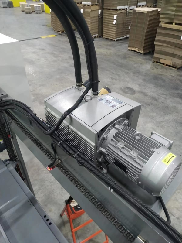 バックフィーダー 3 プライ 5 プライ フルート ラミネーター機械 150m/Min PLC 制御