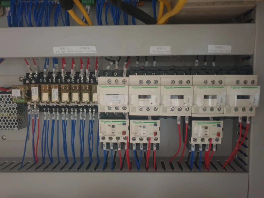 120-600gsm トップ シート自動フルート ラミネーター 3Ply 波形ラミネート機