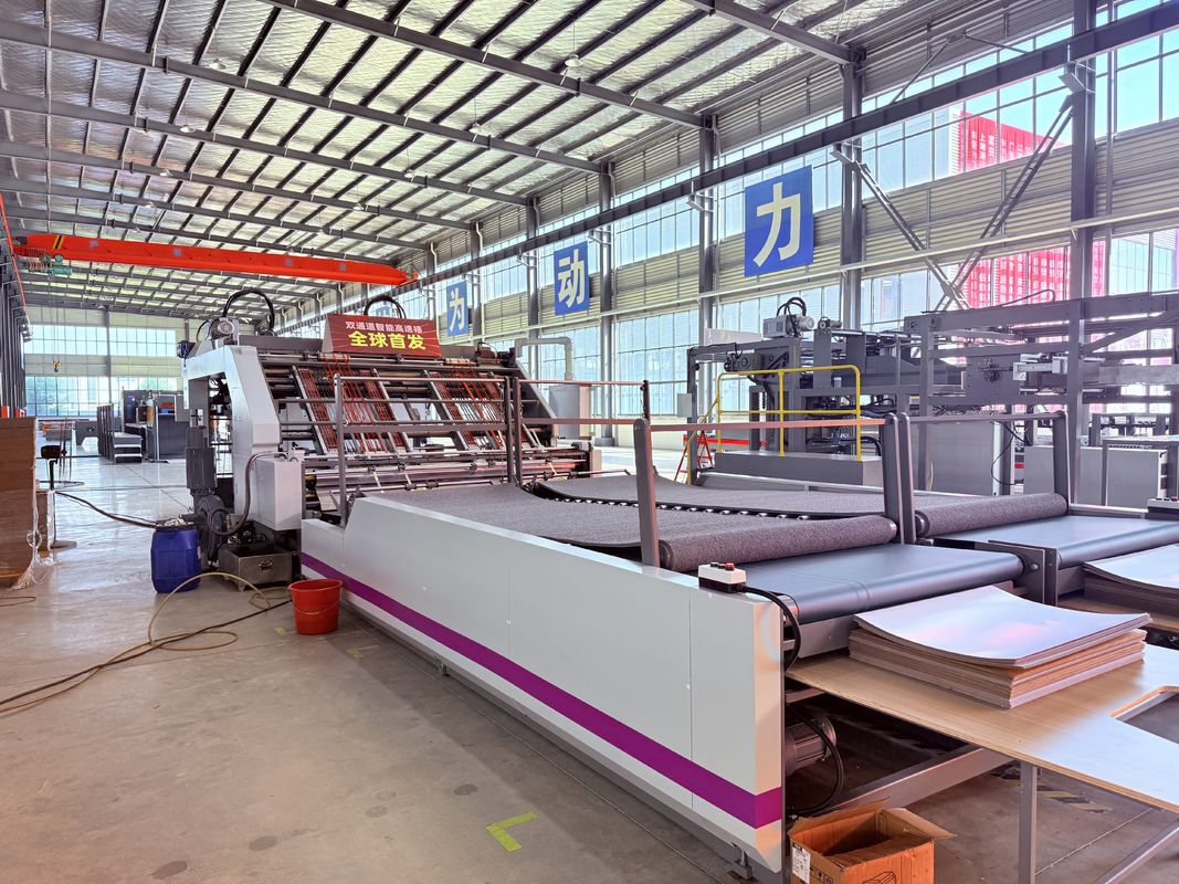 リモートシステム オプション フルートラミネーター サイズ 8800 2350 1700mm 調整可能な 安定したラミネーション結果のためのソリューション